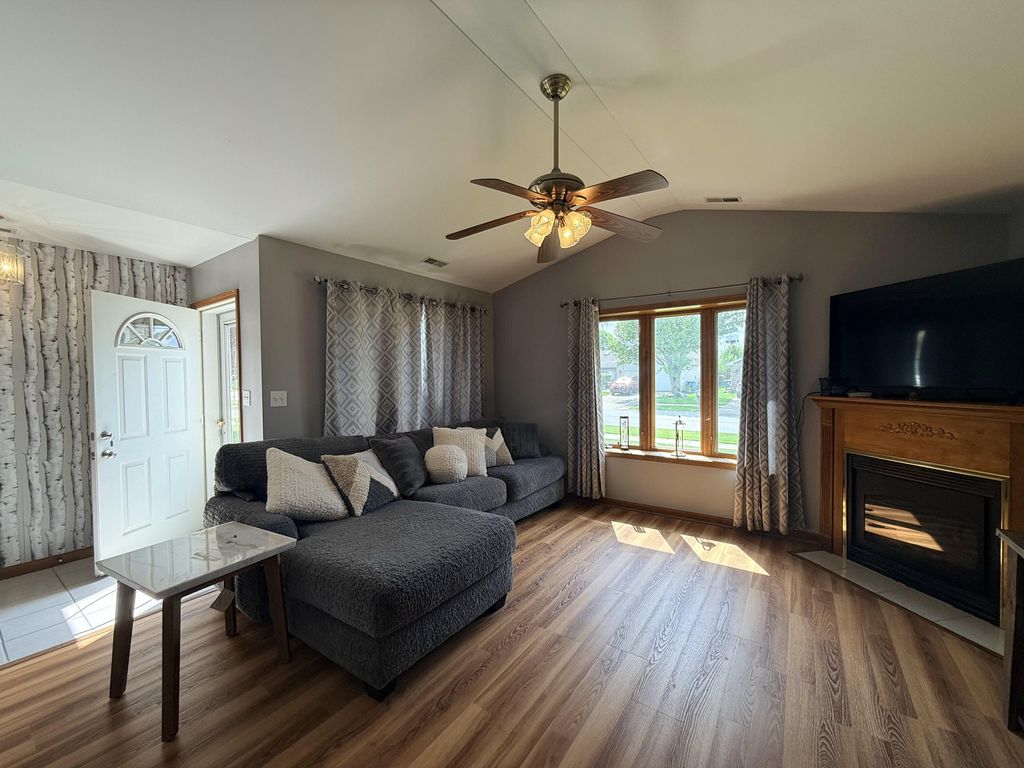 Photo of 1610 Beech Drive, Crown Point, IN 46307 (MLS # 838305)