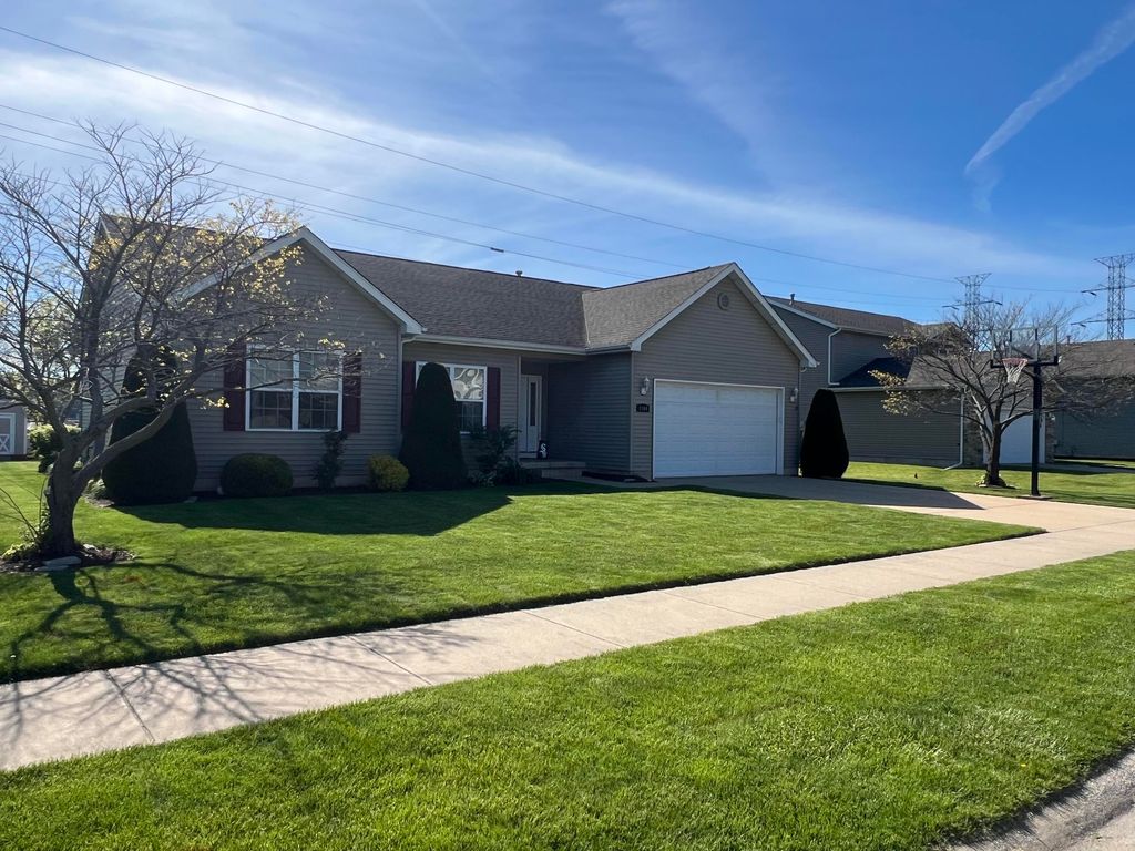 Photo of 1044 Metz Court, Hobart, IN 46342 (MLS # 838925)