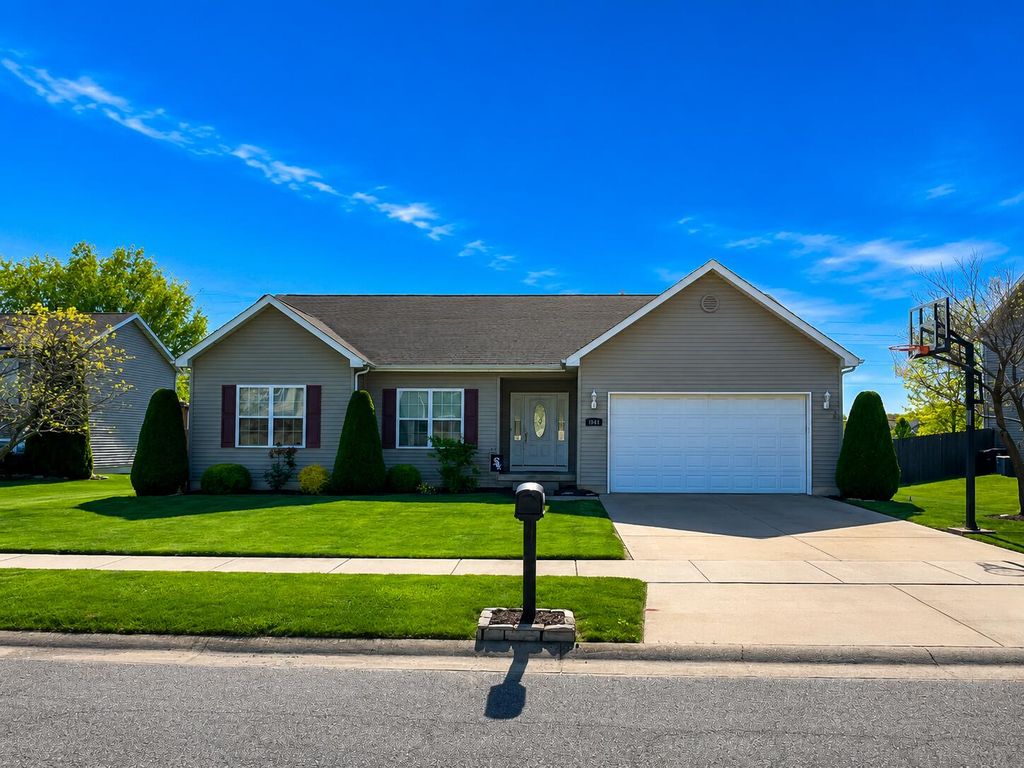 Photo of 1044 Metz Court, Hobart, IN 46342 (MLS # 838925)