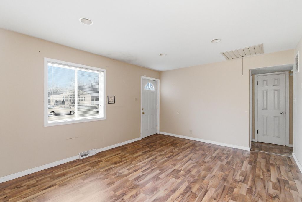 Photo of 407 Dallas Street, Gary, IN 46406 (MLS # 837297)