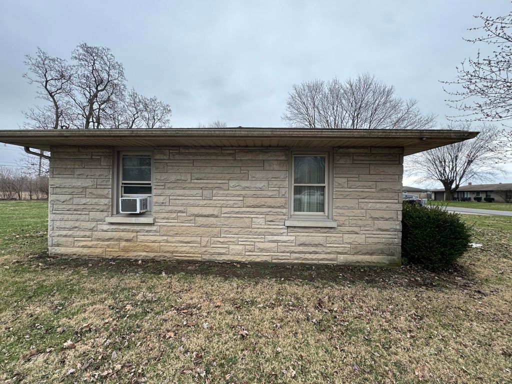 Photo of 130 Norris Drive, Anderson, IN 46013 (MLS # 835654)
