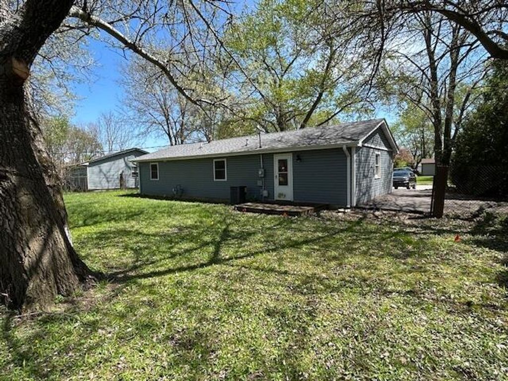 Photo of 443 Nantucket Road, Valparaiso, IN 46385 (MLS # 837751)