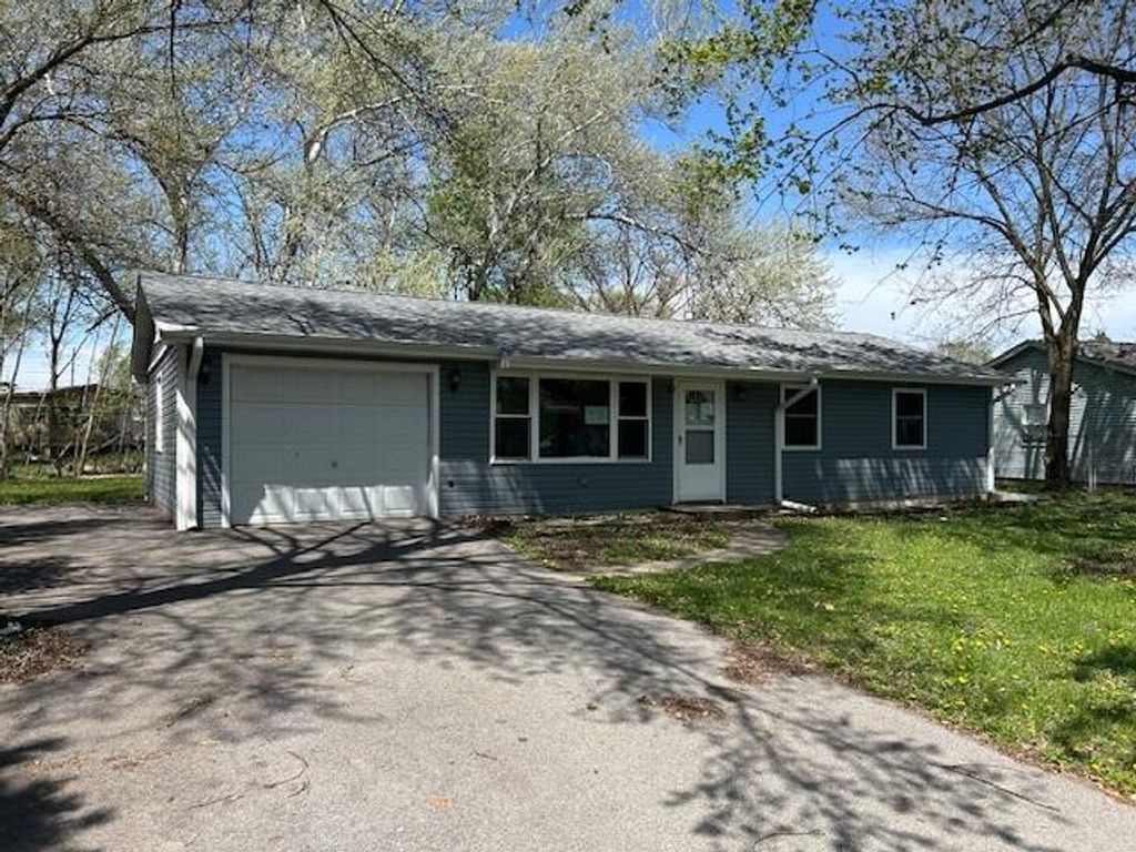 Photo of 443 Nantucket Road, Valparaiso, IN 46385 (MLS # 837751)