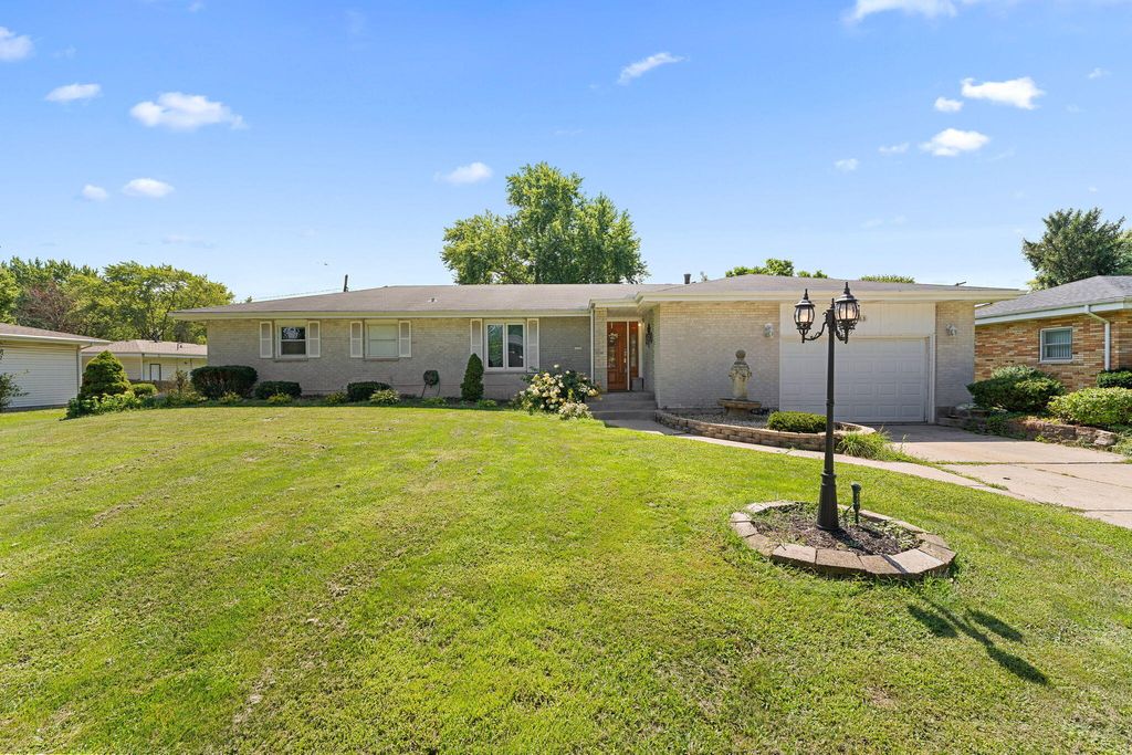 Photo of 6363 Mulberry Avenue, Portage, IN 46368 (MLS # 826666)
