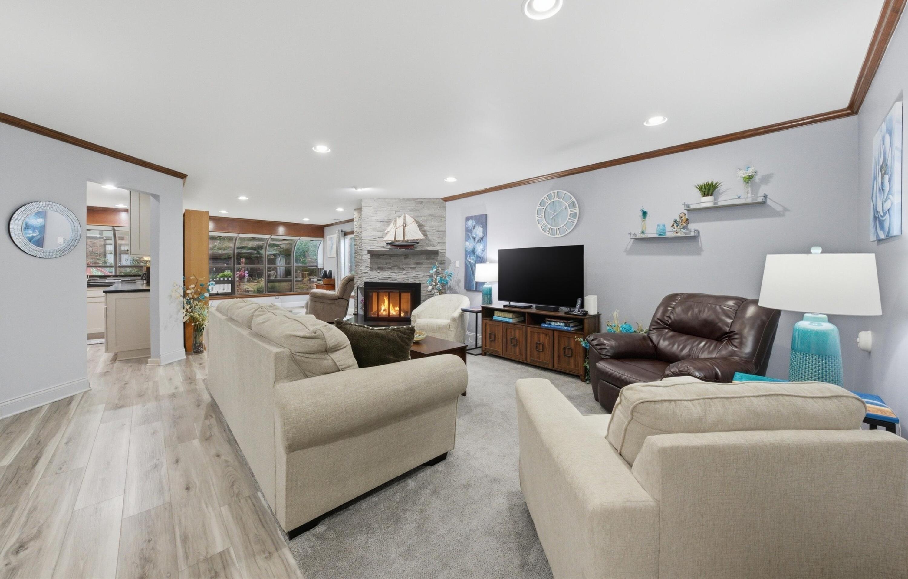 2039 Dorchester Lane 2