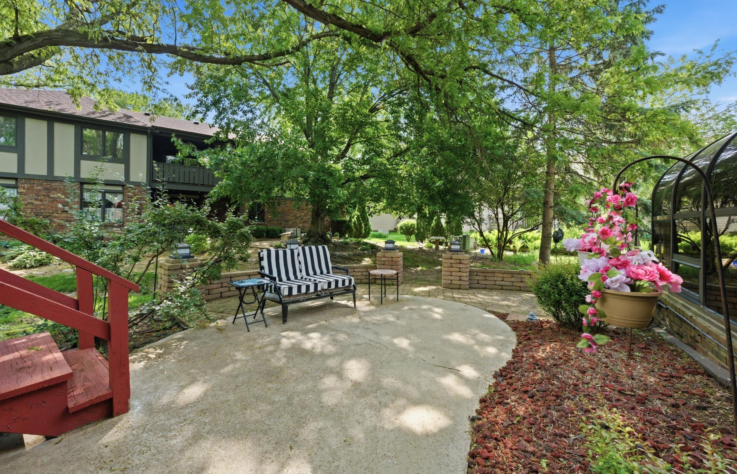 2039 Dorchester Lane 2