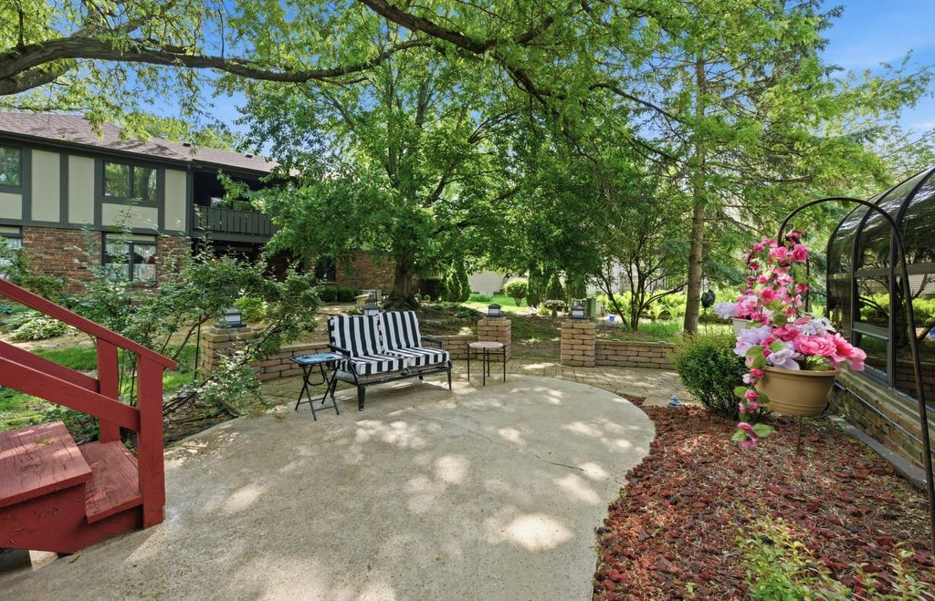 Photo of 2039 Dorchester Lane #2, Schererville, IN 46375 (MLS # 839466)