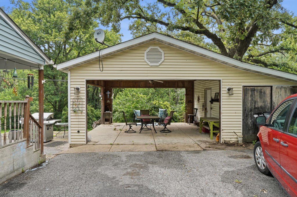 Photo of 3328 E 73rd Avenue, Merrillville, IN 46410 (MLS # 844095)