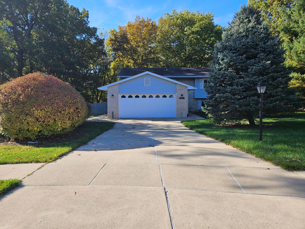 Photo of 487 Timber Lake Drive, Lowell, IN 46356 (MLS # 832185)