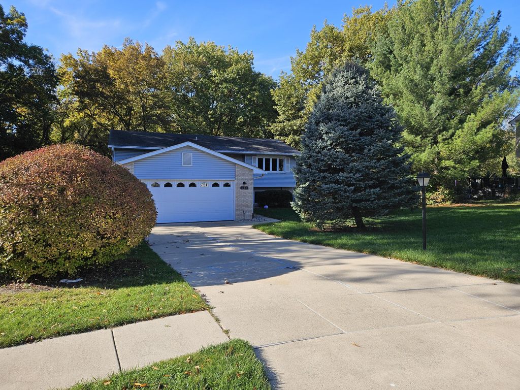 Photo of 487 Timber Lake Drive, Lowell, IN 46356 (MLS # 832185)