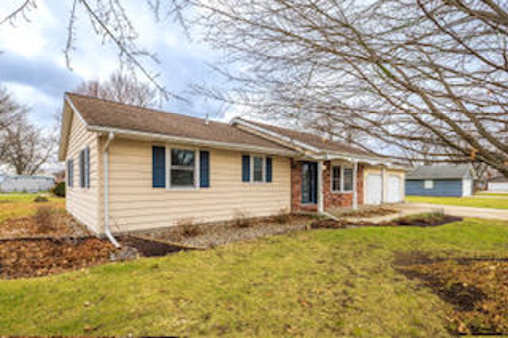 Photo of 601 Post Street, Wanatah, IN 46390 (MLS # 832758)