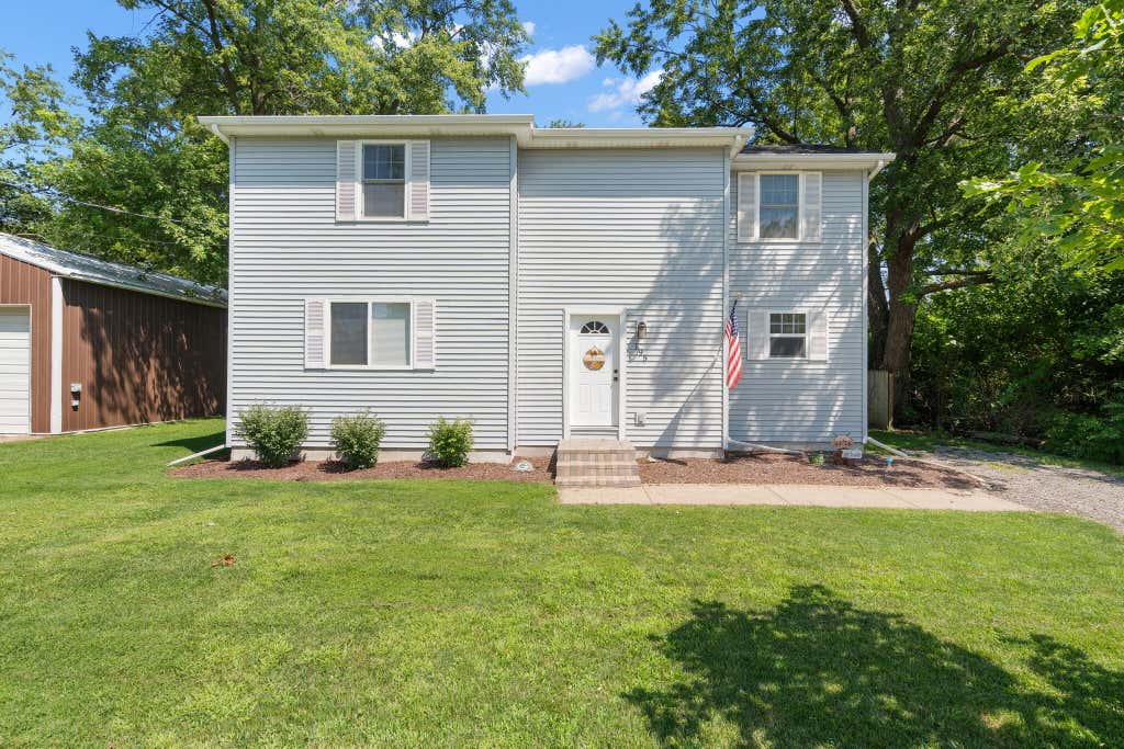 Photo of 195 E 400 S, Valparaiso, IN 46383 (MLS # 843515)