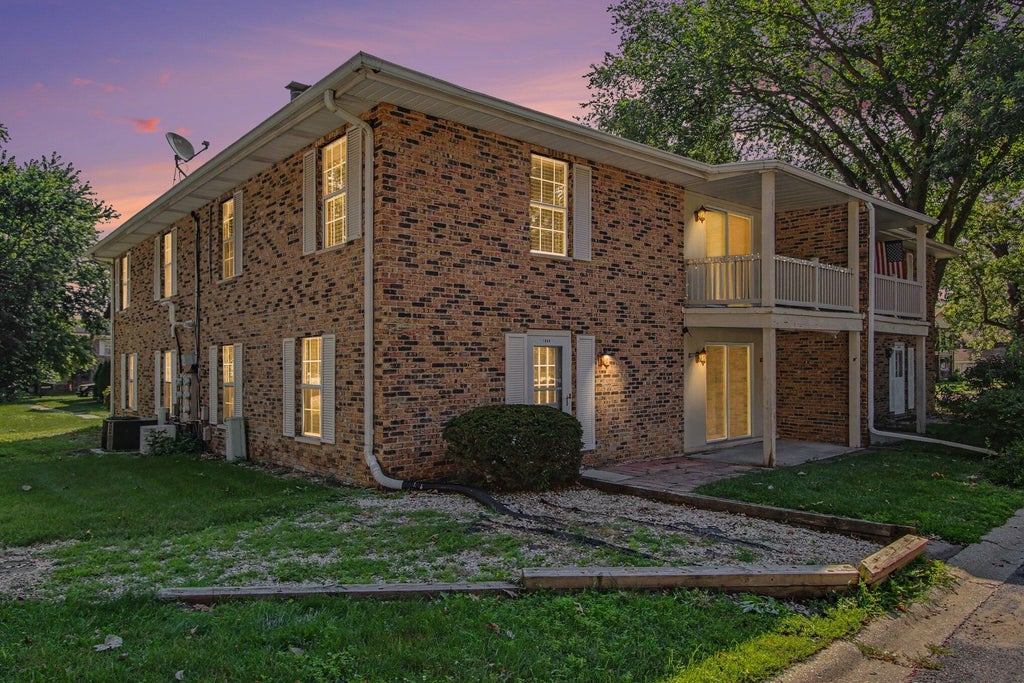 Photo of 1804 Burgundy Street, Schererville, IN 46375 (MLS # 842086)