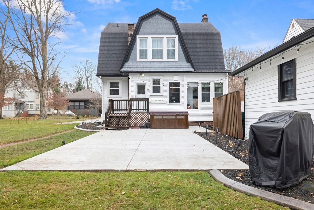 Photo of 106 Franklin Court, La Porte, IN 46350 (MLS # 831468)