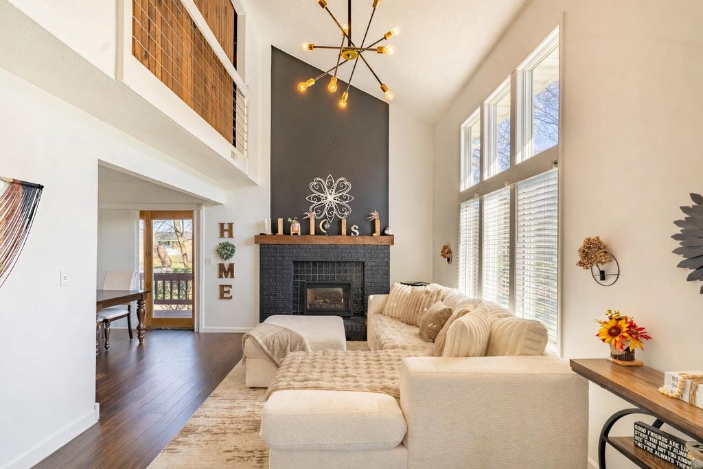 Photo of 607 Weatherwood Lane, Valparaiso, IN 46383 (MLS # 836719)