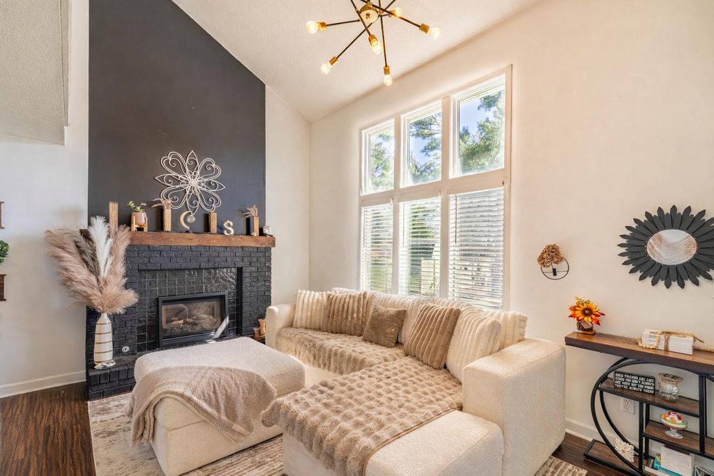 Photo of 607 Weatherwood Lane, Valparaiso, IN 46383 (MLS # 836719)