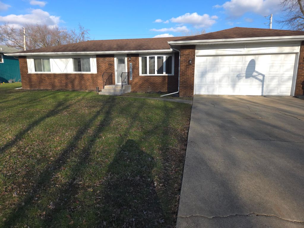 Photo of 7351 Buchanan Street, Merrillville, IN 46410 (MLS # 835722)