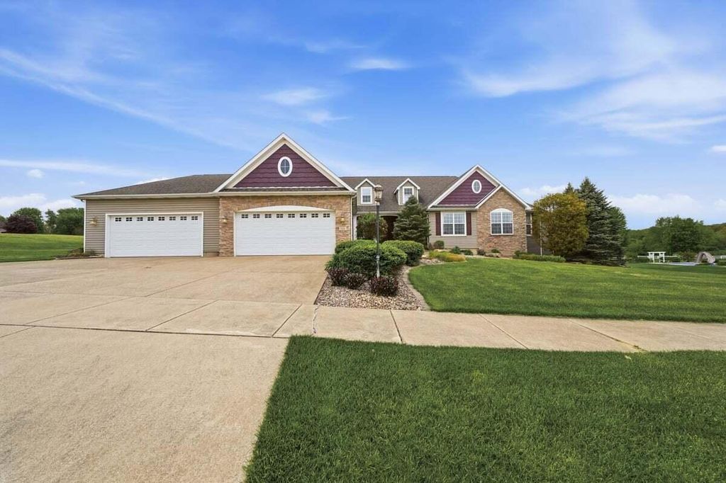 Photo of 118 Windridge Road, Valparaiso, IN 46385 (MLS # 838558)