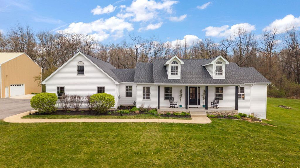 Photo of 231 N 182 W, Valparaiso, IN 46385 (MLS # 837213)