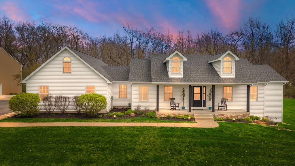 Photo of 231 N 182 W, Valparaiso, IN 46385 (MLS # 837213)