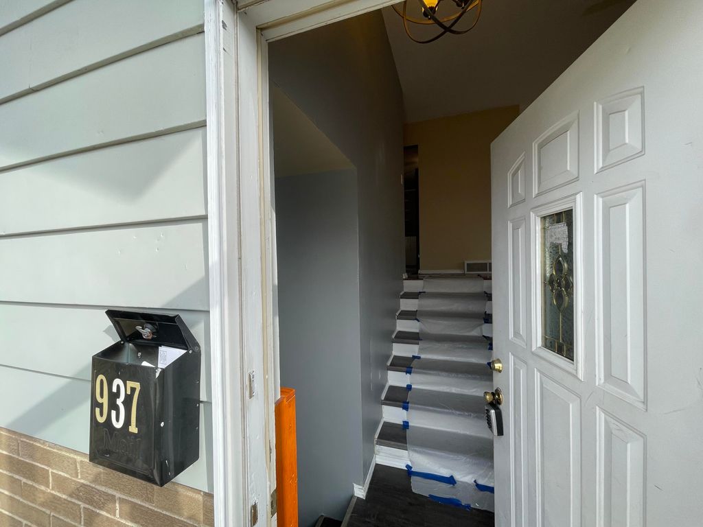 Photo of 937 N Wood Avenue, Griffith, IN 46319 (MLS # 833958)