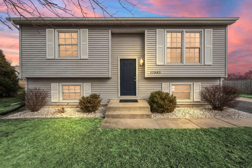 Photo of 17583 Marion Drive, Lowell, IN 46356 (MLS # 834526)