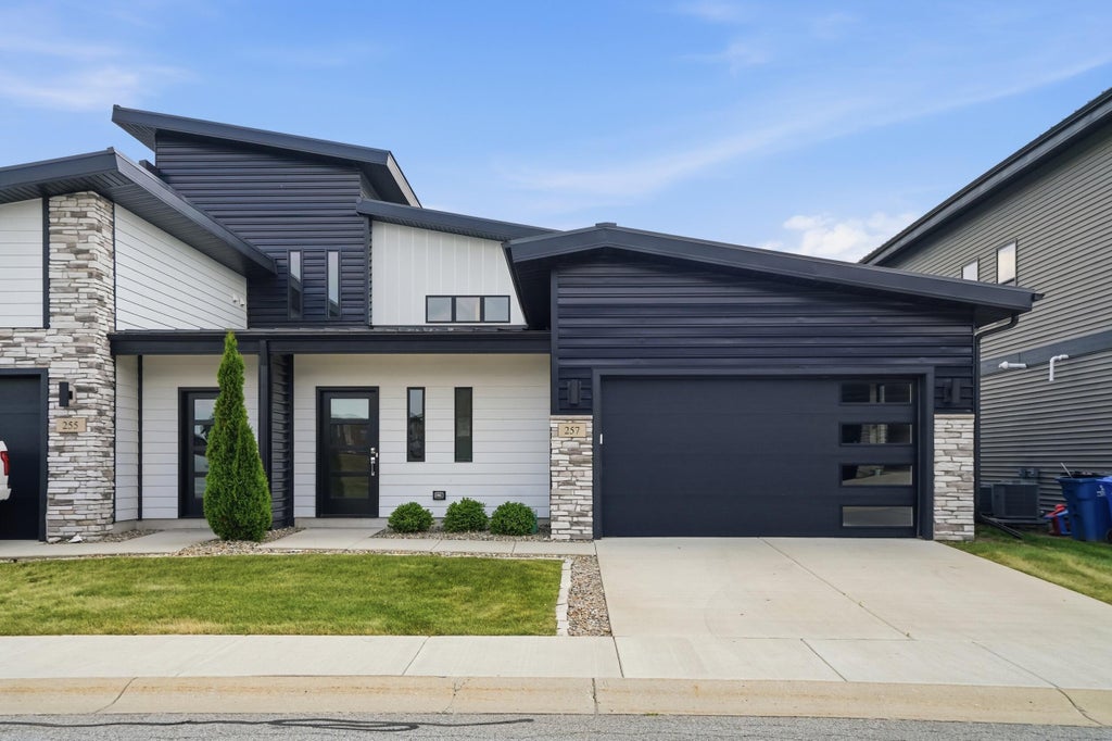 Photo of 257 Nomo Place, Crown Point, IN 46307 (MLS # 843381)