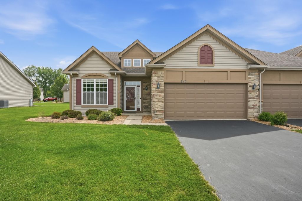 Photo of 815 Charlevoix Way, Schererville, IN 46375 (MLS # 839688)