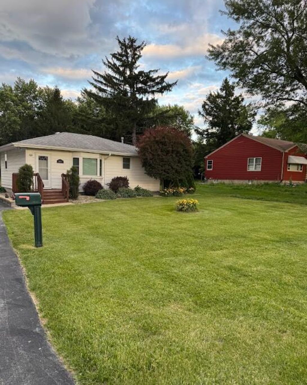 Photo of 8213 Clay Street, Merrillville, IN 46410 (MLS # 841338)