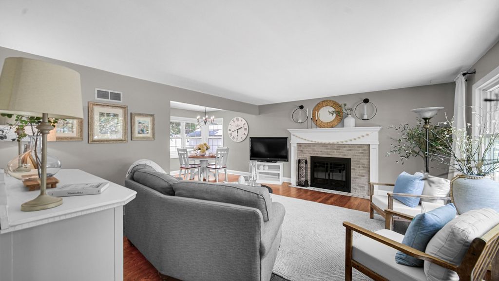 Photo of 8630 Hohman Avenue, Munster, IN 46321 (MLS # 839992)
