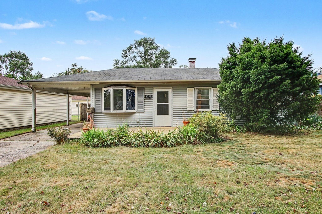 Photo of 3752 Sandusky Street, Hobart, IN 46342 (MLS # 845311)