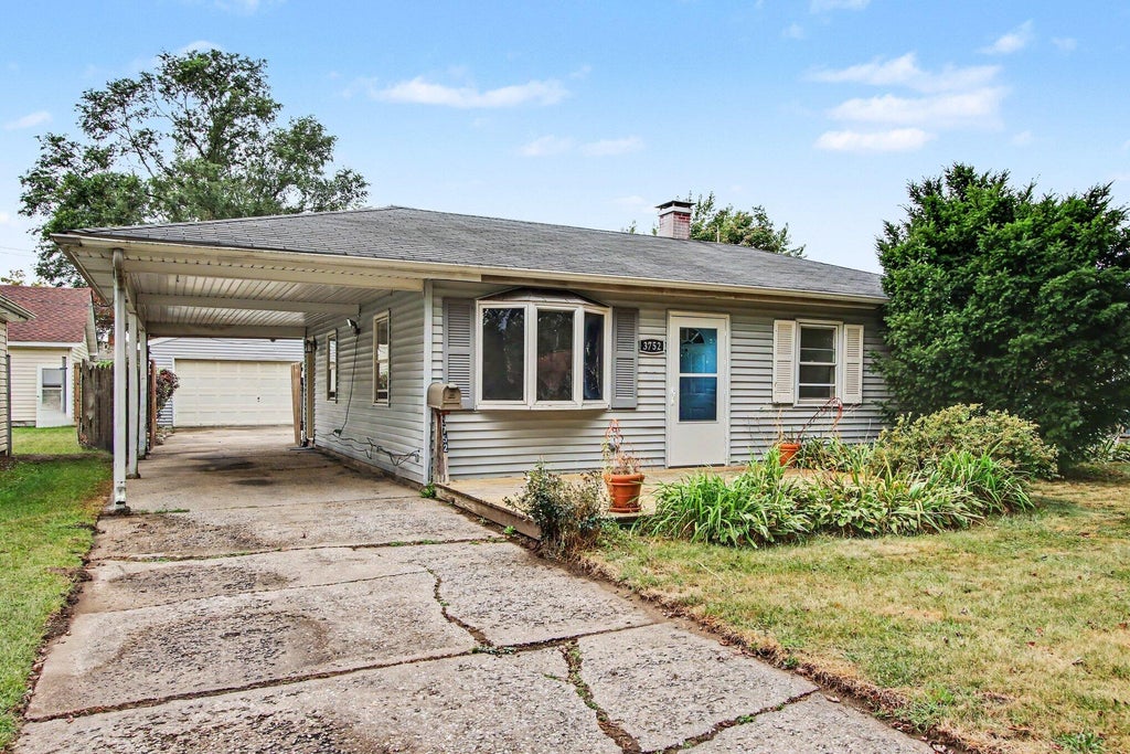 Photo of 3752 Sandusky Street, Hobart, IN 46342 (MLS # 845311)