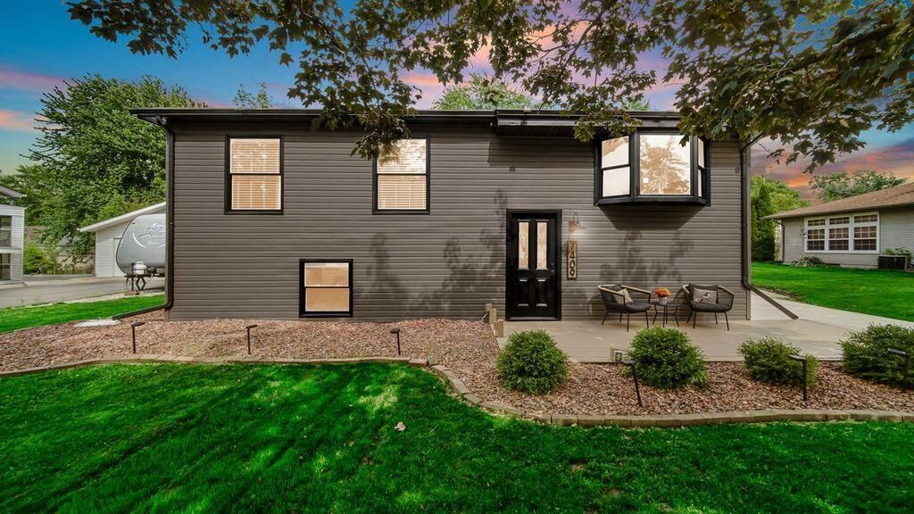 Photo of 7409 Marshall Place, Merrillville, IN 46410 (MLS # 839800)