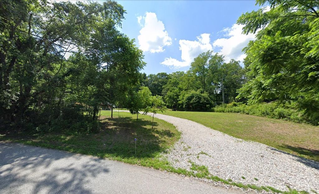 Photo of 1921 Country Club Road, Spencer, IN 47460 (MLS # 837730)