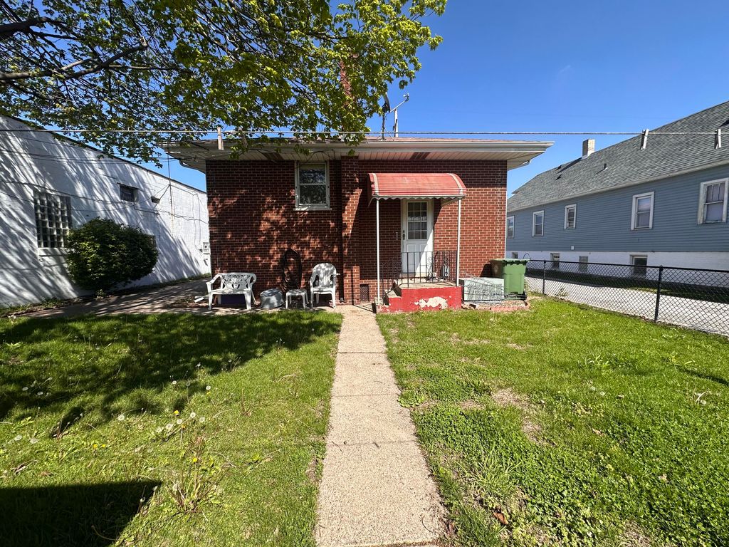 Photo of 2226 White Oak Avenue, Whiting, IN 46394 (MLS # 838164)