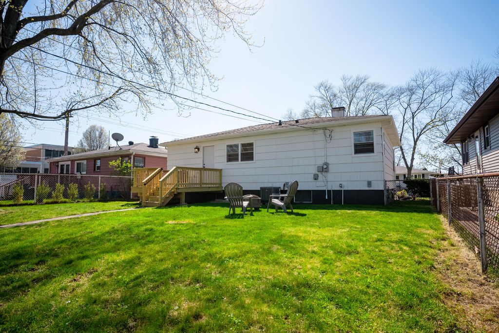 Photo of 707 N Ernest Street, Griffith, IN 46319 (MLS # 832987)