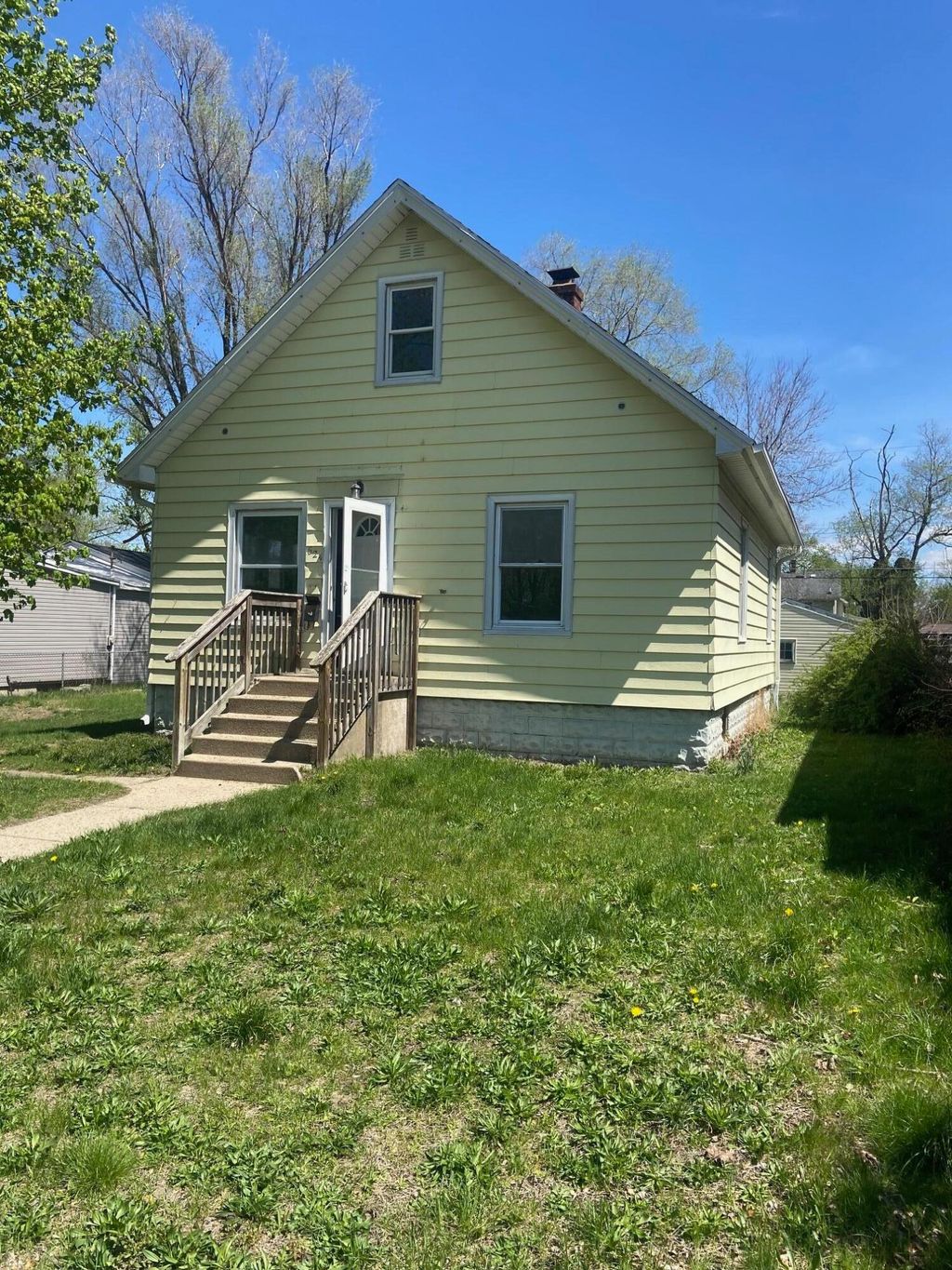 Photo of 624 Cleveland Avenue, Michigan City, IN 46360 (MLS # 837519)