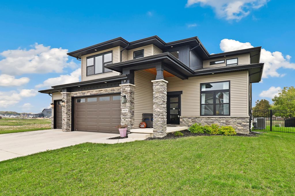 Photo of 9930 Beacon Pointe Lane, Cedar Lake, IN 46303 (MLS # 829463)