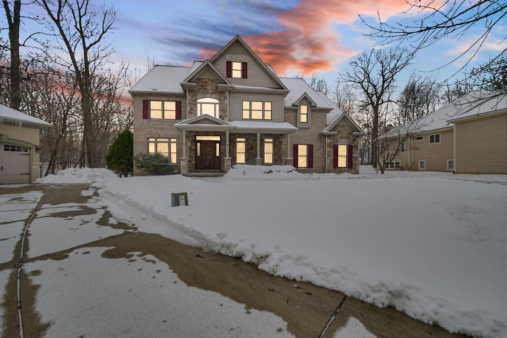 Photo of 272 Bruntsfield Court, Valparaiso, IN 46385 (MLS # 833719)