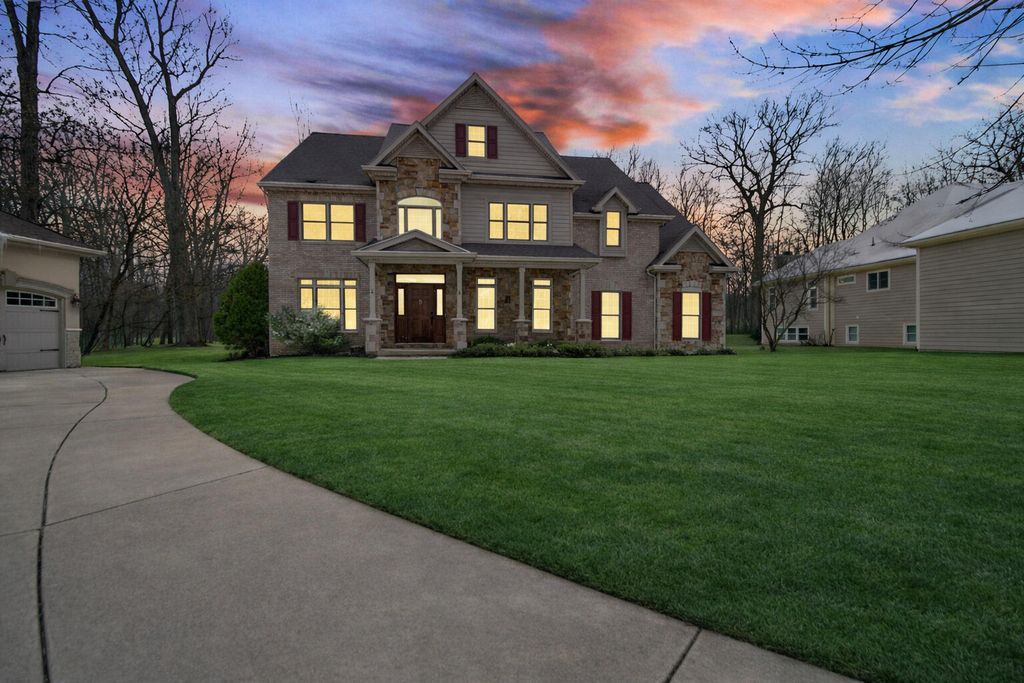 Photo of 272 Bruntsfield Court, Valparaiso, IN 46385 (MLS # 833719)