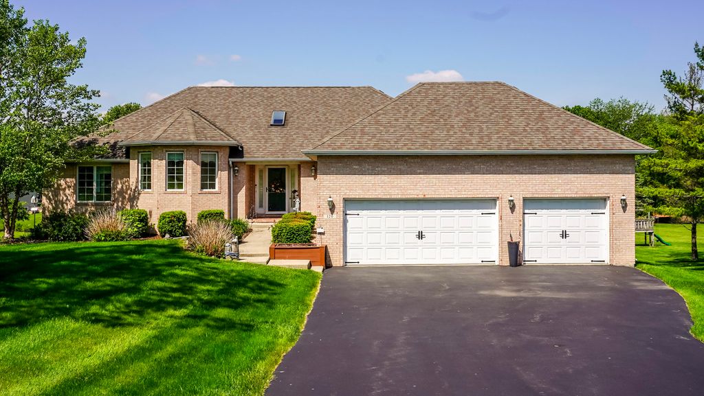Photo of 120 S 725 W, Crown Point, IN 46307 (MLS # 839699)