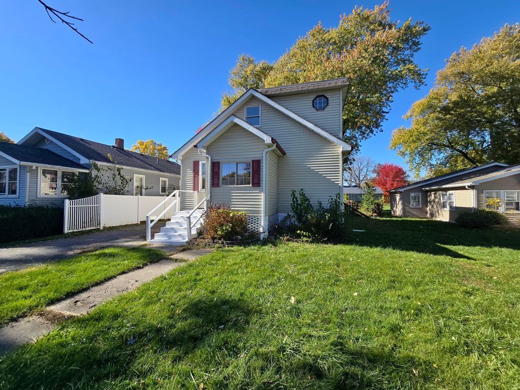 Photo of 218 N Ash Street, Hobart, IN 46342 (MLS # 833455)