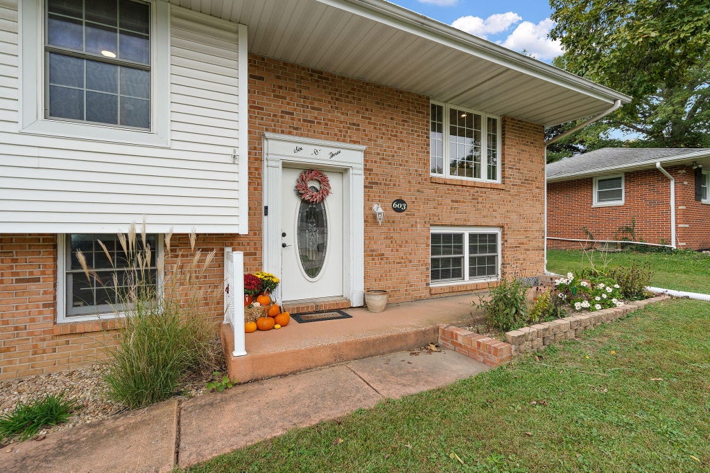 Photo of 603 Driftwood Drive, Lowell, IN 46356 (MLS # 847050)