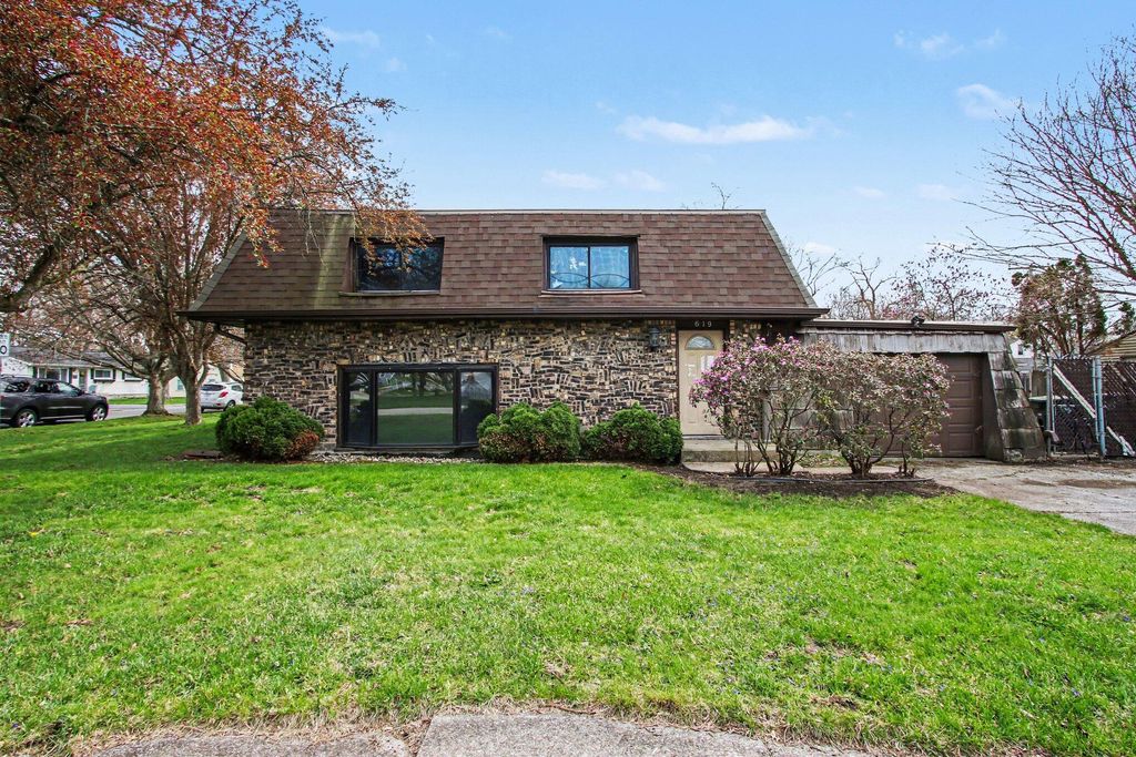 Photo of 619 E 13th Street, Hobart, IN 46342 (MLS # 837066)