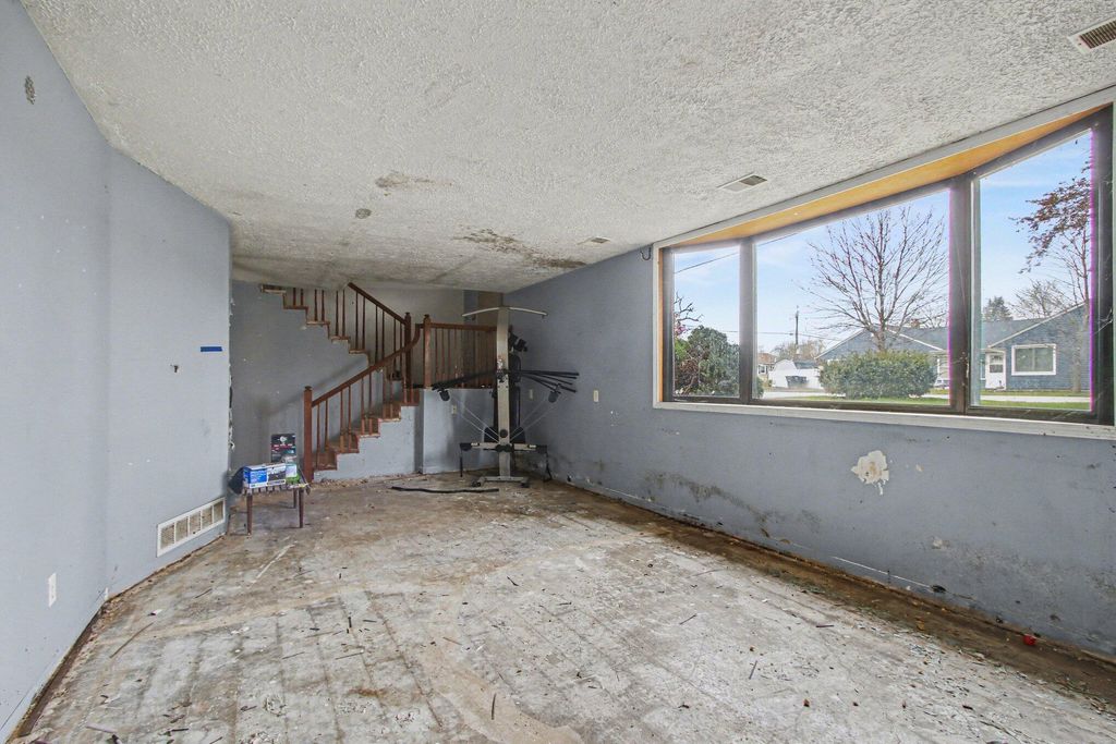 Photo of 619 E 13th Street, Hobart, IN 46342 (MLS # 837066)