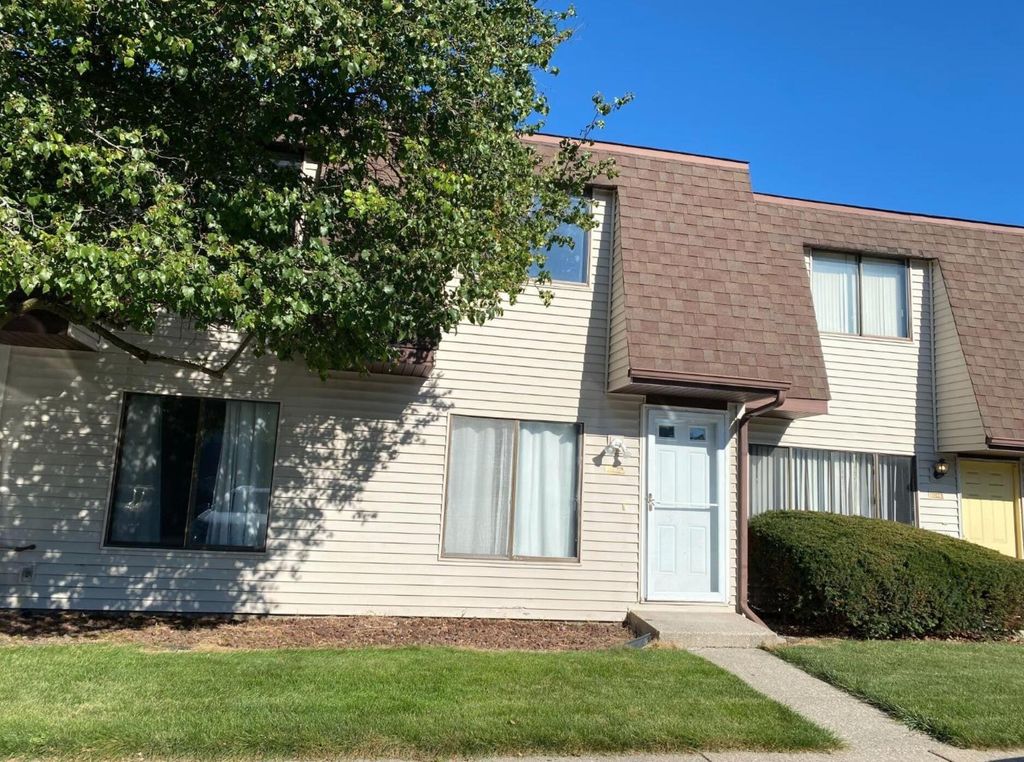 Photo of 6050 Delaware Drive, Merrillville, IN 46410 (MLS # 839807)