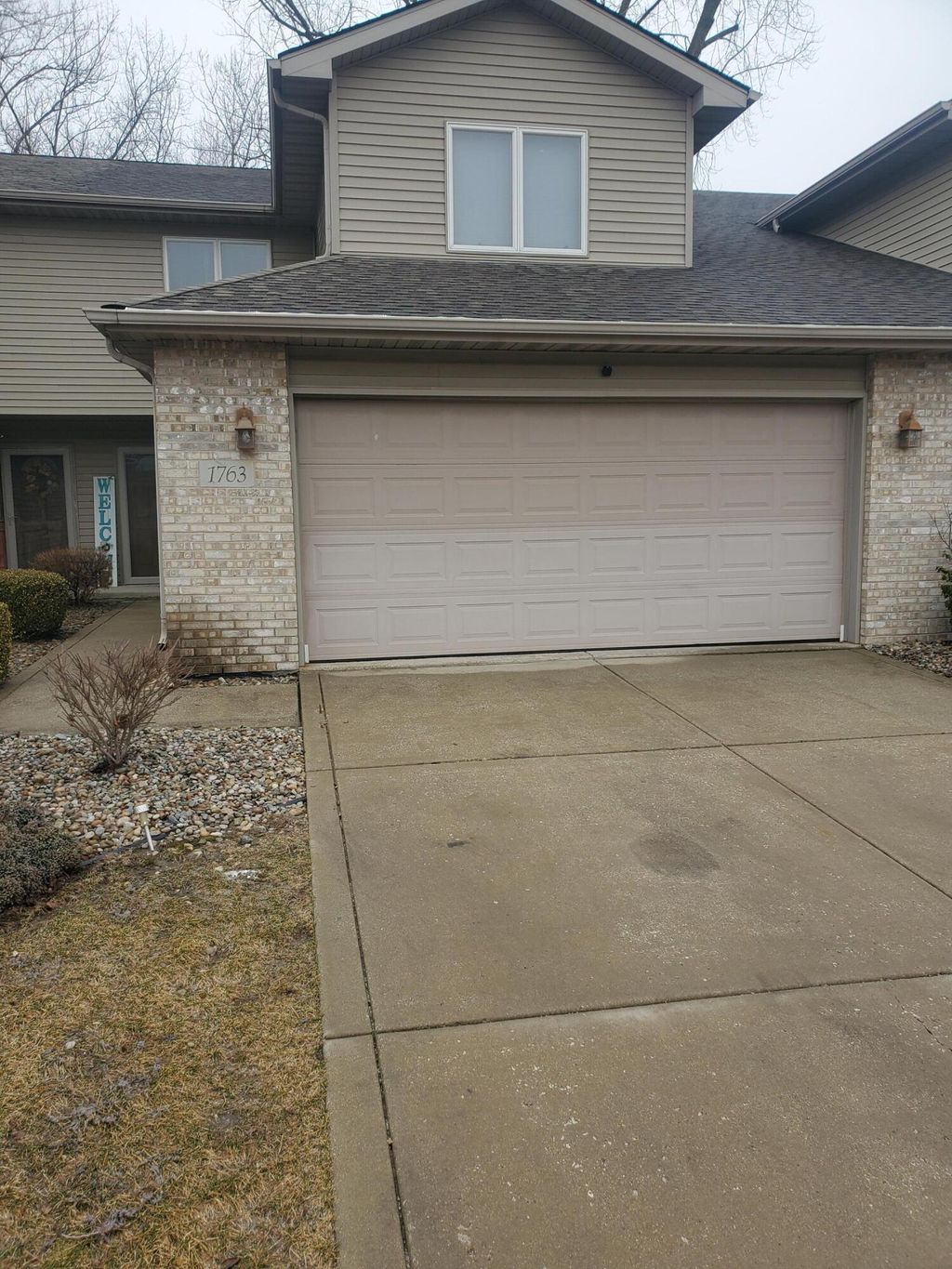 Photo of 1763 Amber Drive, Hobart, IN 46342 (MLS # 835343)