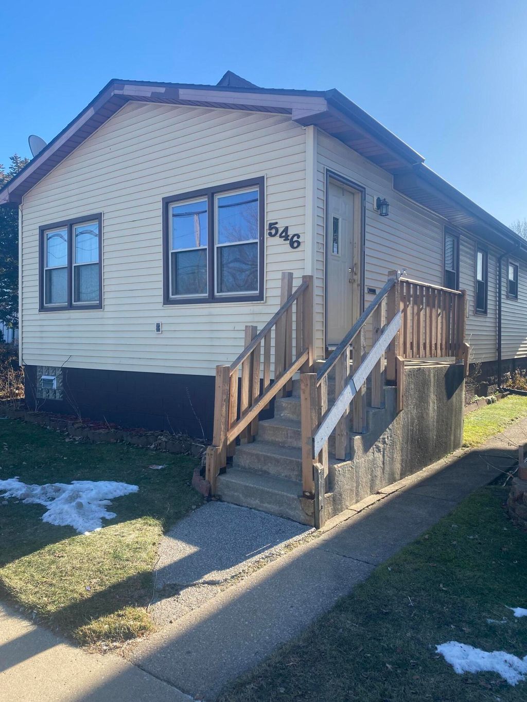 Photo of 546 Gostlin Street, Hammond, IN 46327 (MLS # 832803)