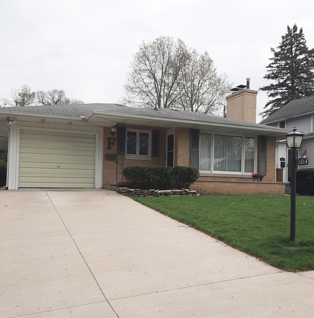 Photo of 1214 Illinois Avenue, La Porte, IN 46350 (MLS # 837798)