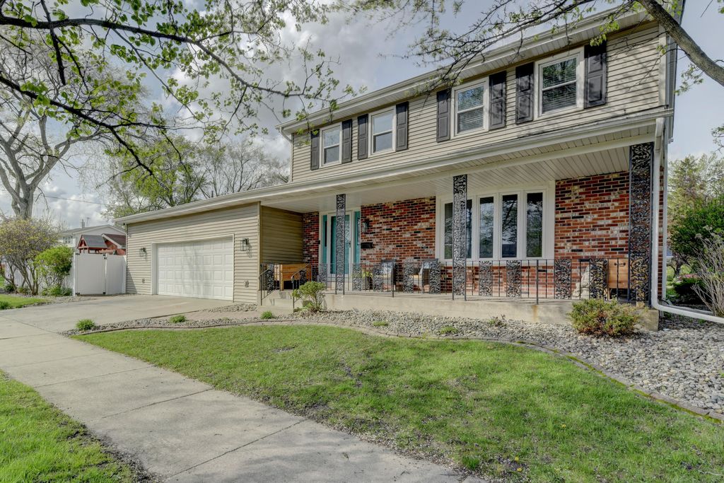 Photo of 1637 Holly Lane, Munster, IN 46321 (MLS # 837338)